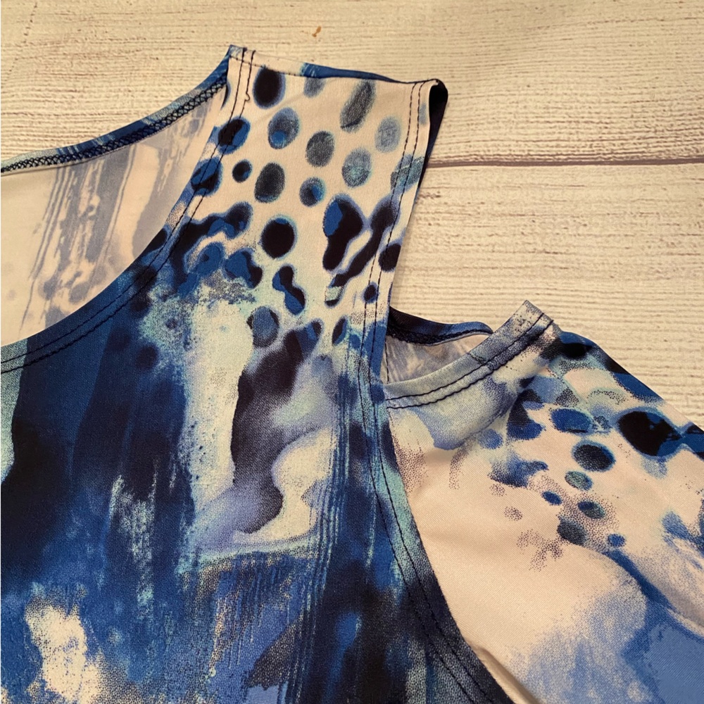 Abstract Blue Top - Picture 6 of 9